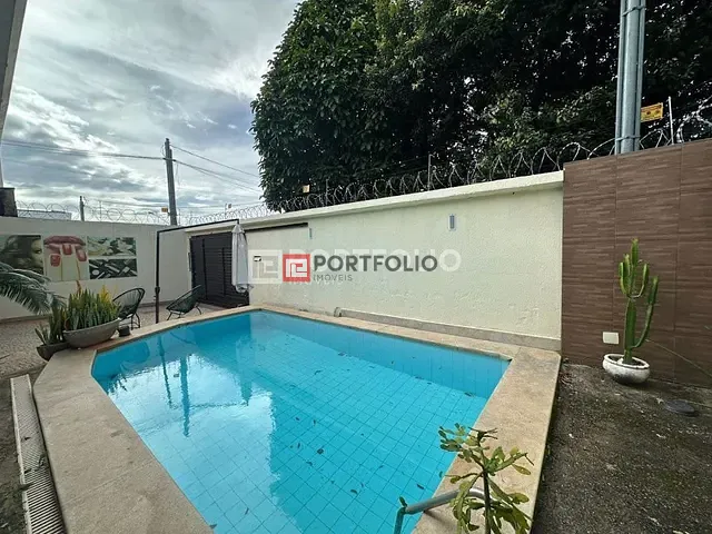 Casa com 393m² 5 quartos e 7 banheiros, à venda, no bairro Setor Nova Suiça em Goiânia