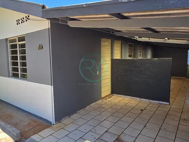 Casa com 300m² 3 quartos e 1 banheiro, à venda, no bairro Bandeirantes em Londrina