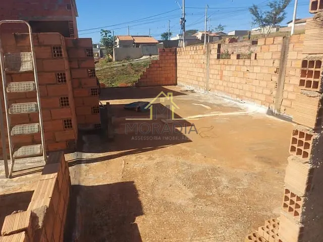 Casa com 200m² 3 quartos e 3 banheiros, à venda, no bairro Residencial Conquista em Guaxupé