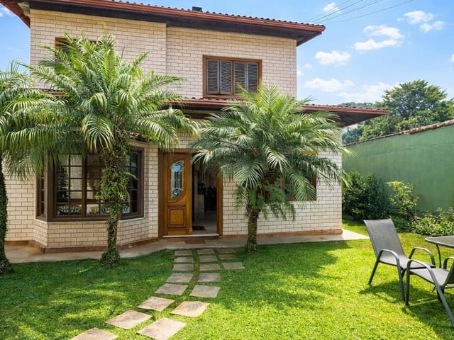 Casa com 630m², à venda, no bairro Quitandinha em Petrópolis