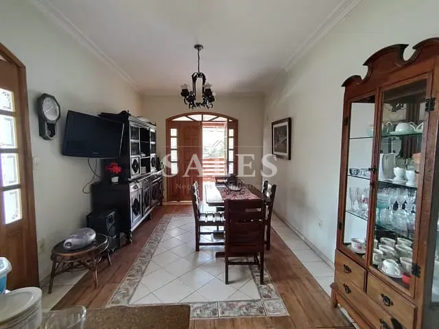 Casa com 300m² 4 quartos e 4 banheiros, à venda, no bairro São Damião em Juiz de Fora