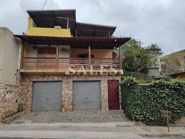 Casa com 300m² 4 quartos e 4 banheiros, à venda, no bairro São Damião em Juiz de Fora