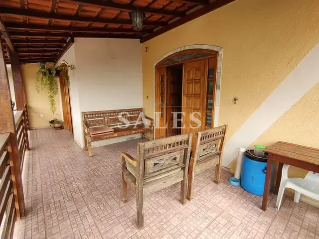 Casa com 300m² 4 quartos e 4 banheiros, à venda, no bairro São Damião em Juiz de Fora