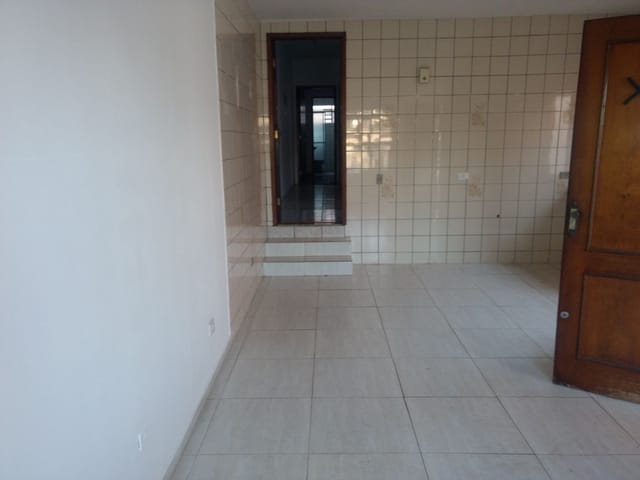 Casa com 180m² 3 quartos e 2 banheiros, à venda, no bairro Sabará I em Londrina