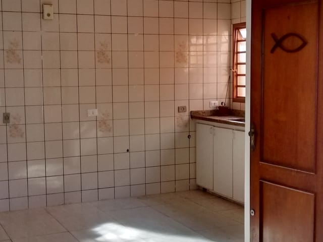 Casa com 180m² 3 quartos e 2 banheiros, à venda, no bairro Sabará I em Londrina