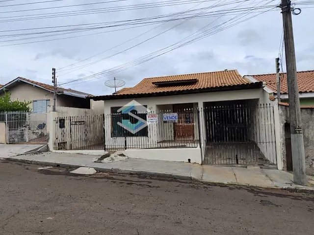 Casa com 230m² 3 quartos e 2 banheiros, à venda, no bairro Parque Bela Vista em Jacarezinho