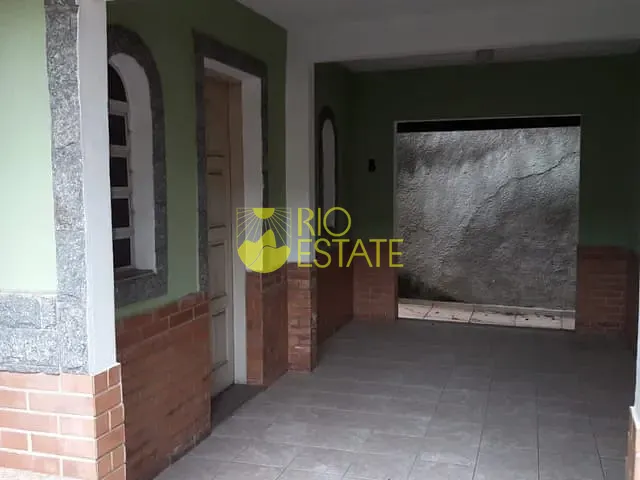 Casa com 495m² 5 quartos e 2 banheiros, à venda, no bairro Vila Americana em Volta Redonda