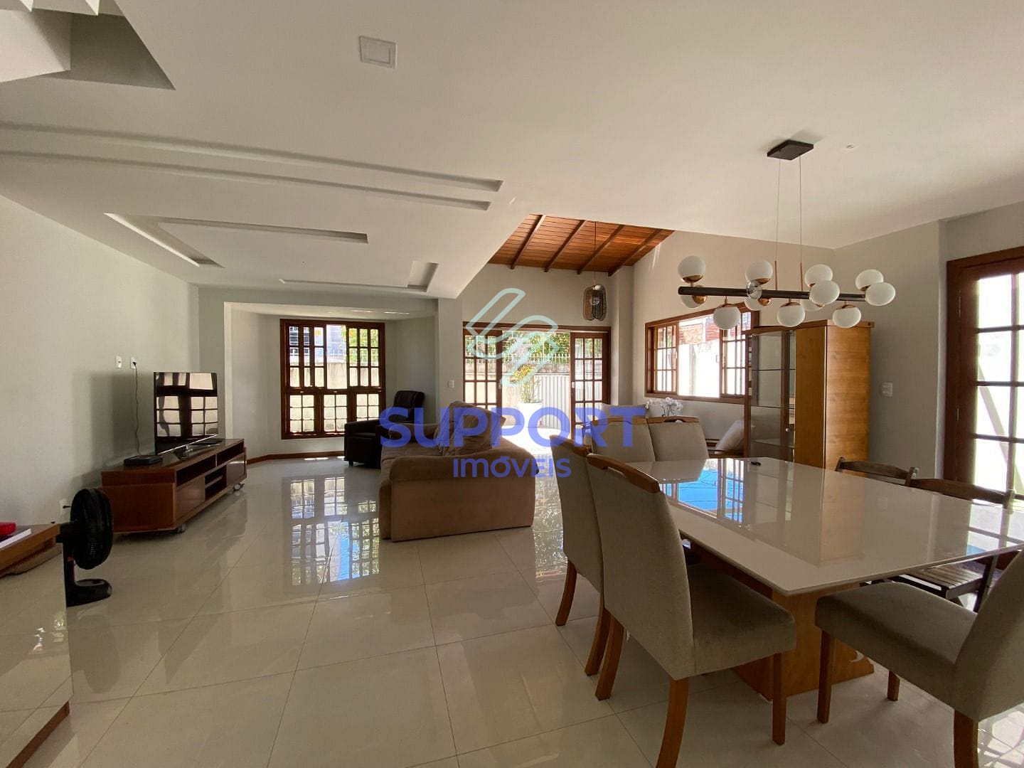 Casa, 6 quartos, 215 m² - Foto 9