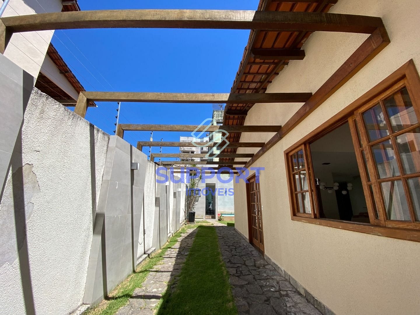 Casa, 6 quartos, 215 m² - Foto 3