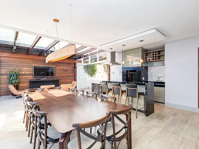 Casa com 330m² 4 quartos e 5 banheiros, à venda, no bairro São Braz em Curitiba