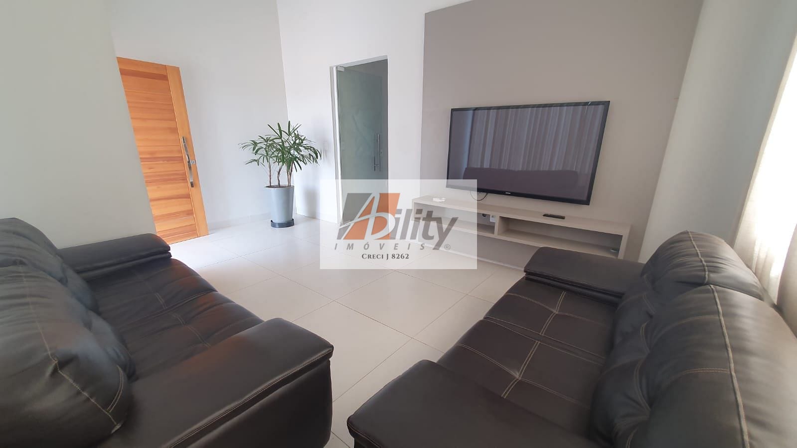 Casa, 3 quartos, 330 m² - Foto 1