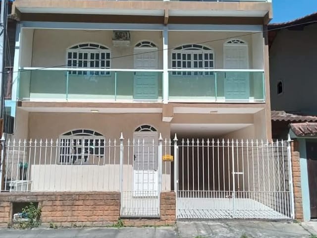 Casa 3 quartos e 3 banheiros, à venda, no bairro Village Sol e Mar em Rio das Ostras