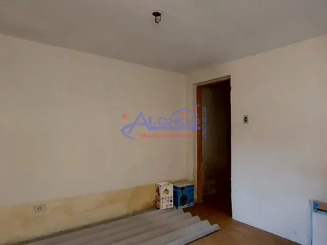 Casa com 160m² 2 quartos e 1 banheiro, à venda, no bairro Parque Santo Antônio em Jacareí