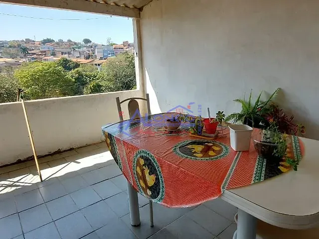 Casa com 160m² 2 quartos e 1 banheiro, à venda, no bairro Parque Santo Antônio em Jacareí