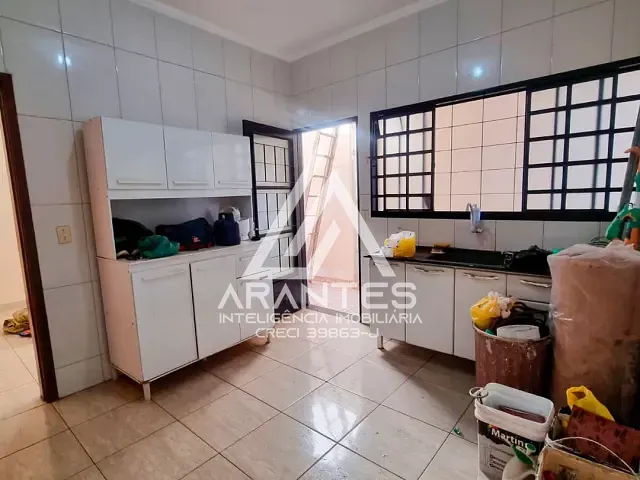 Casa 4 quartos e 2 banheiros, à venda, no bairro Centro em Barretos