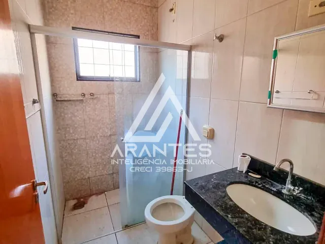 Casa 4 quartos e 2 banheiros, à venda, no bairro Centro em Barretos
