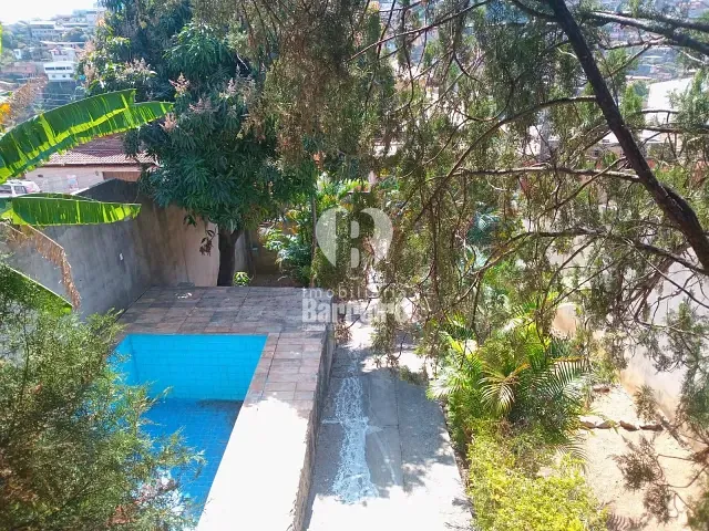 Casa com 300m² 3 quartos e 2 banheiros, para alugar, no bairro Los Angeles em Ibirité