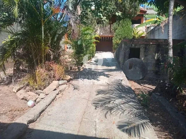 Casa com 300m² 3 quartos e 2 banheiros, para alugar, no bairro Los Angeles em Ibirité