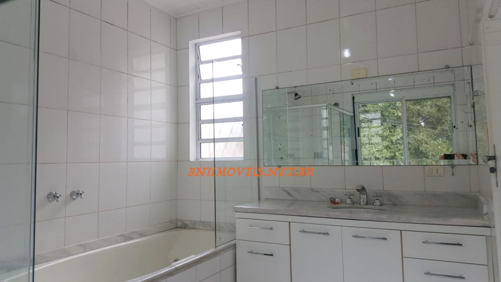 Casa para alugar com 3 quartos, 230m² - Foto 4