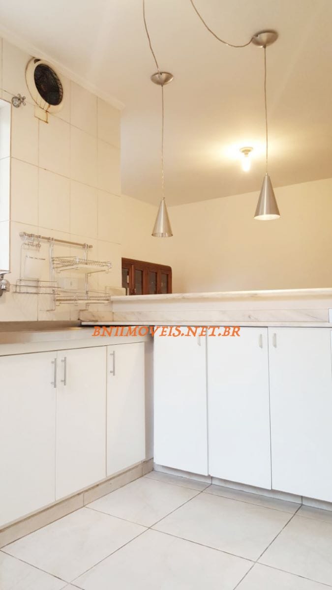 Casa para alugar com 3 quartos, 230m² - Foto 5
