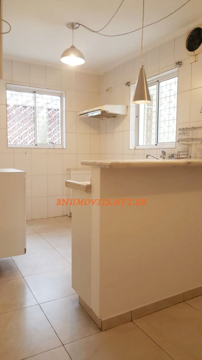 Casa para alugar com 3 quartos, 230m² - Foto 27