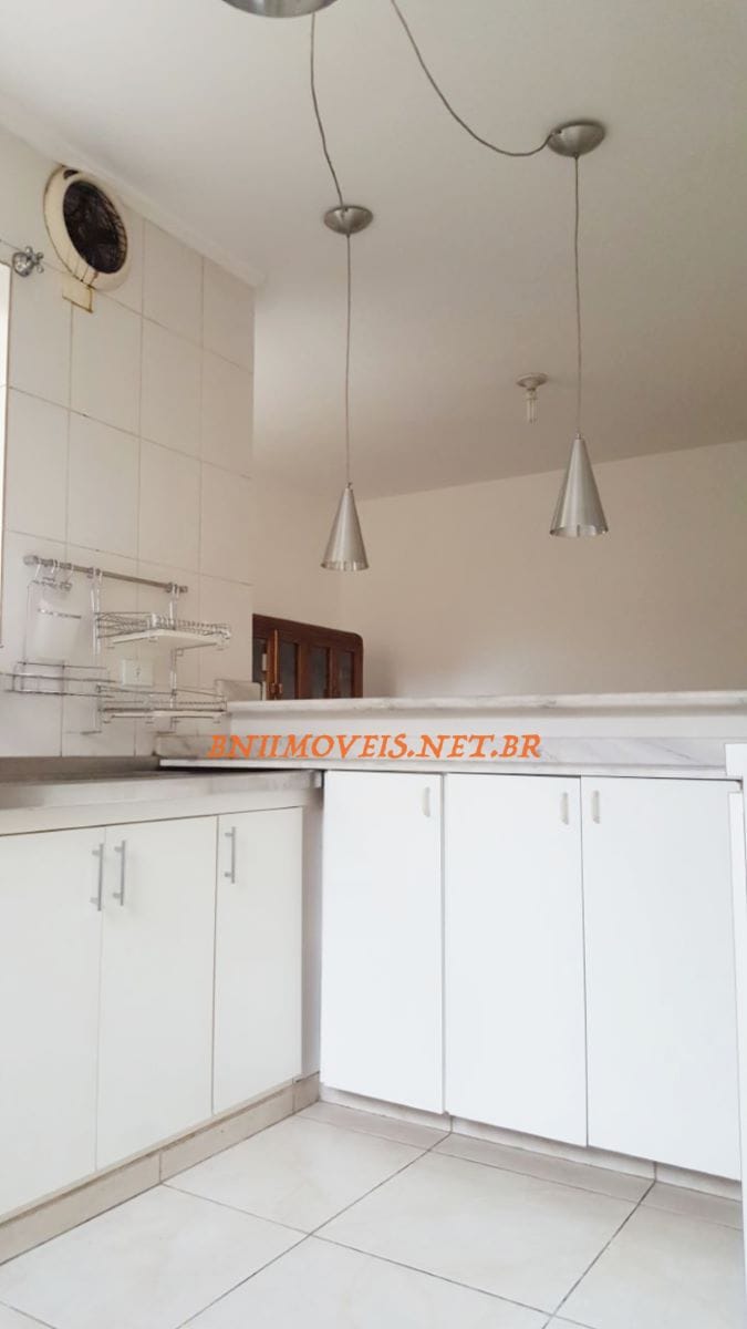 Casa para alugar com 3 quartos, 230m² - Foto 6
