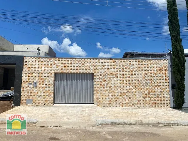 Casa com 300m² 3 quartos e 2 banheiros, à venda, no bairro Jardim Ana Paula em Anápolis