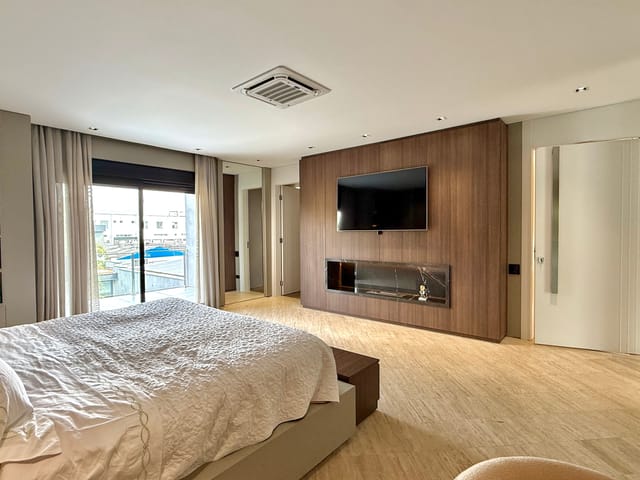 Casa com 563m² 4 quartos e 7 banheiros, à venda, no bairro Alphaville Residencial Dois em Barueri