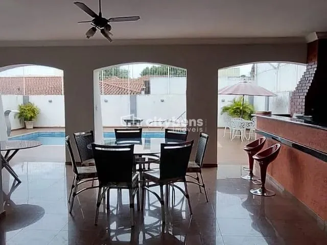 Sobrado 3 quartos e 6 banheiros, à venda, no bairro Jardim do Prado em Araçatuba