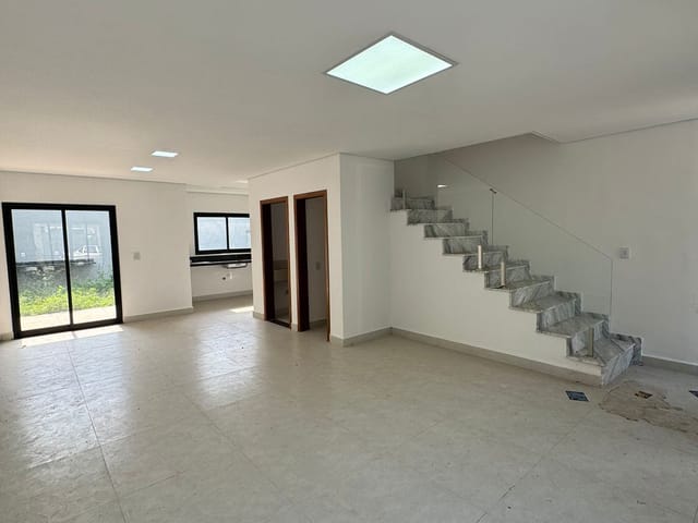 Casa 3 quartos e 1 banheiro, à venda, no bairro Real Park Tietê Jundiapeba em Mogi das Cruzes