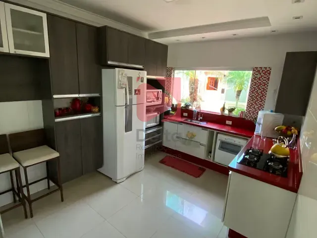 Casa 4 quartos e 5 banheiros, à venda, no bairro Vila Guimarães em Pirassununga