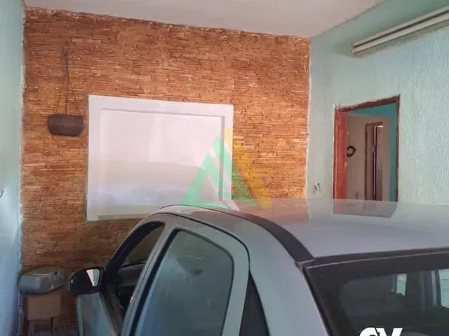 Casa com 250m² 3 quartos e 2 banheiros, à venda, no bairro Parque das Laranjeiras em Mogi Mirim