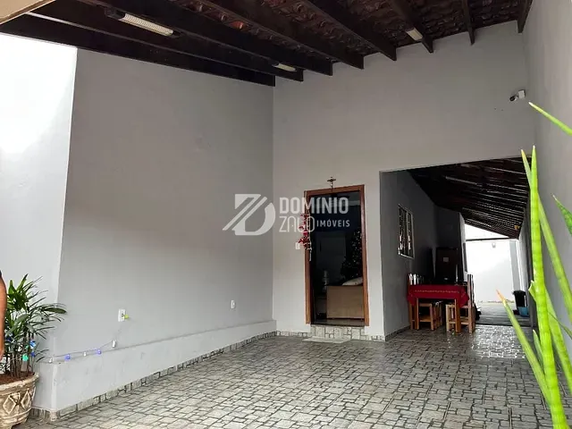 Casa com 200m² 3 quartos e 2 banheiros, à venda, no bairro Beija-Flor II em Uberaba