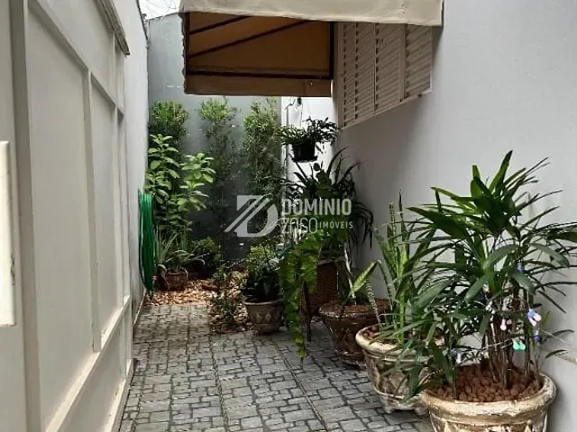 Casa com 200m² 3 quartos e 2 banheiros, à venda, no bairro Beija-Flor II em Uberaba