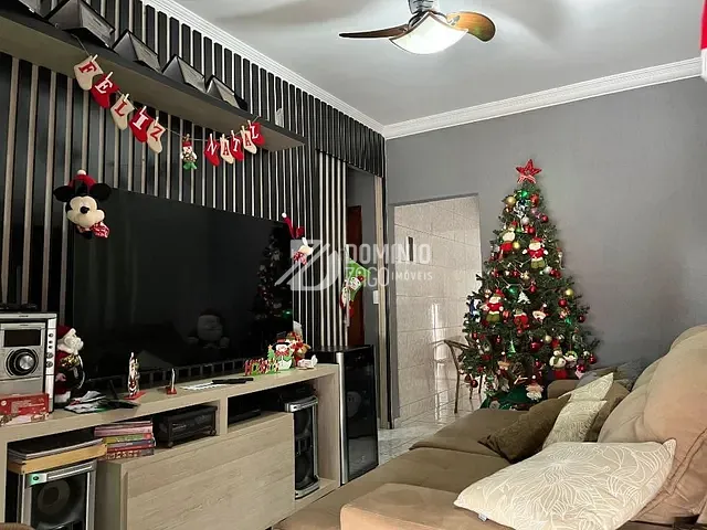 Casa com 200m² 3 quartos e 2 banheiros, à venda, no bairro Beija-Flor II em Uberaba