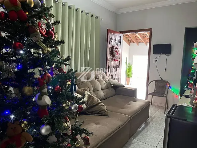 Casa com 200m² 3 quartos e 2 banheiros, à venda, no bairro Beija-Flor II em Uberaba