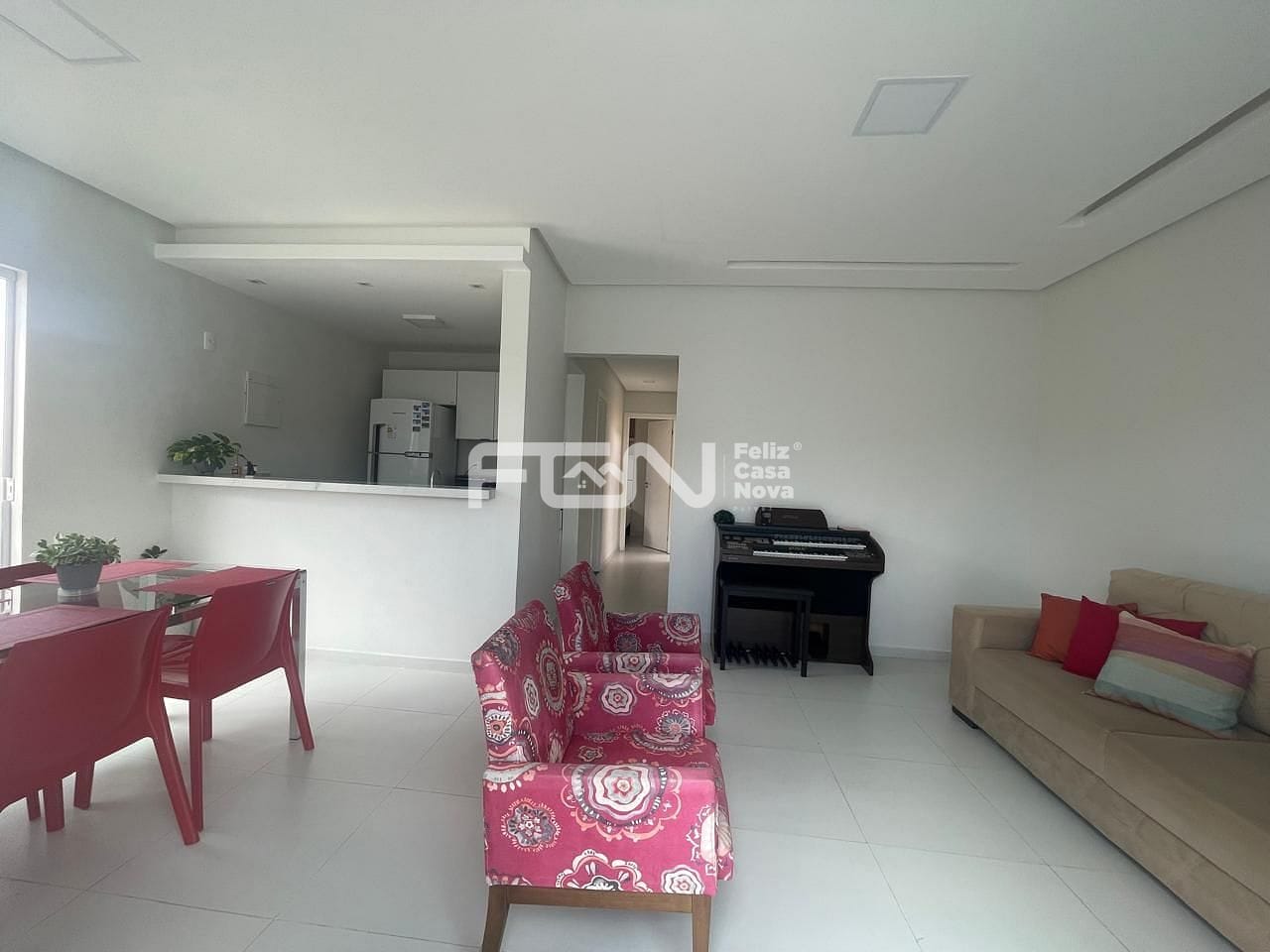 Casa à venda com 2 quartos, 52m² - Foto 3