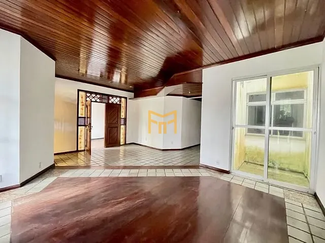 Casa com 438m² 5 quartos e 6 banheiros, à venda, no bairro Parque Verde em Belém