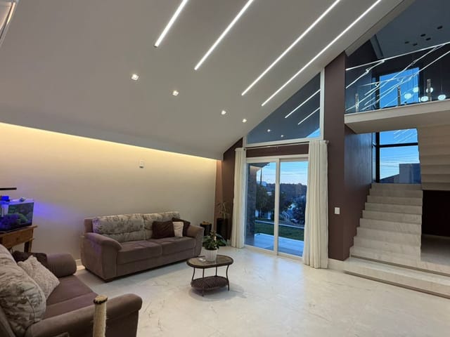 Casa com 393m² 4 quartos e 5 banheiros, à venda, no bairro Clivati em Nova Prata
