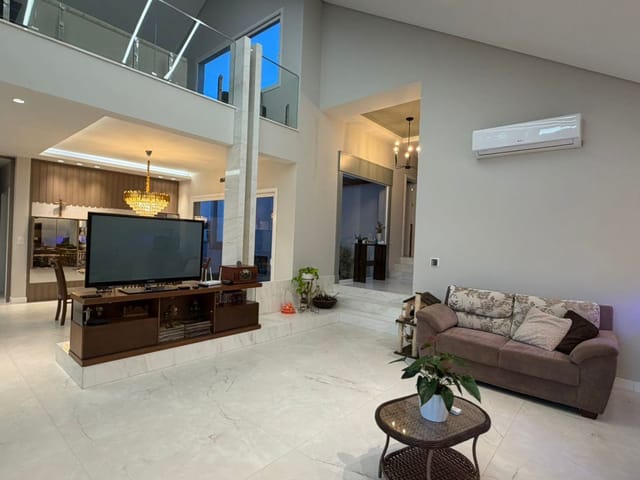 Casa com 393m² 4 quartos e 5 banheiros, à venda, no bairro Clivati em Nova Prata