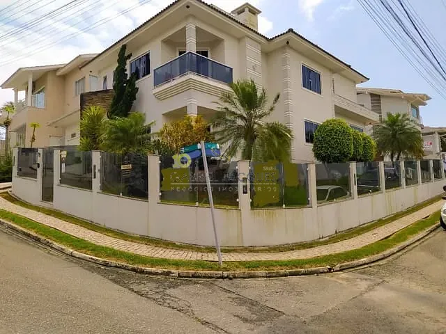 Casa com 463m² 5 quartos e 6 banheiros, à venda, no bairro Cidade Universitária Pedra Branca em Palhoça