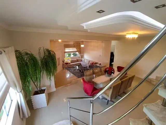 Casa com 463m² 5 quartos e 6 banheiros, à venda, no bairro Cidade Universitária Pedra Branca em Palhoça