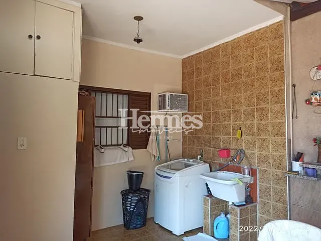 Casa com 264m² 2 quartos e 1 banheiro, à venda, no bairro Vila Bressani em Paulínia
