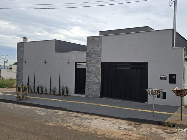 Casa com 300m² 3 quartos e 3 banheiros, à venda, no bairro Setor Faiçalville em Goiânia
