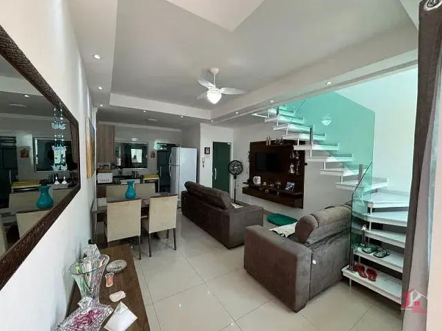 Casa 2 quartos e 3 banheiros, à venda, no bairro Belas Artes em Itanhaém