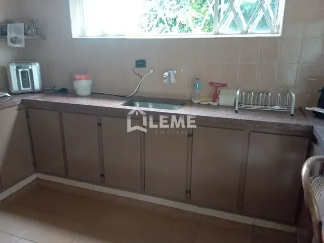 Casa com 483m² 4 quartos e 1 banheiro, à venda, no bairro Centro em Mococa