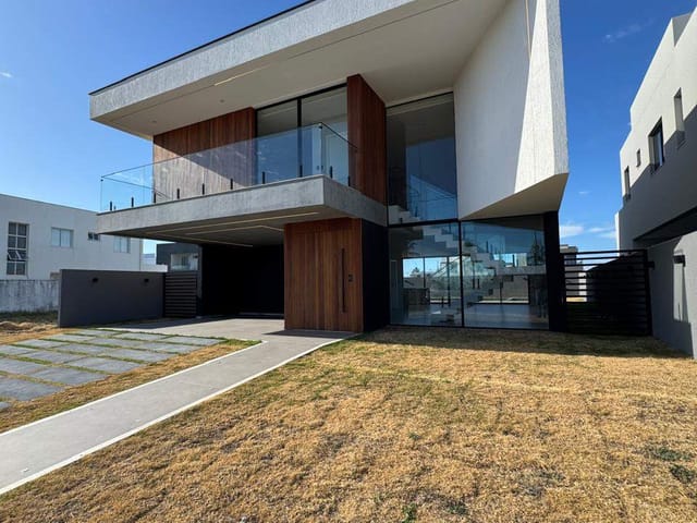 Casa com 470m² 4 quartos e 5 banheiros, à venda, no bairro ALPHAVILLE em Barra dos Coqueiros