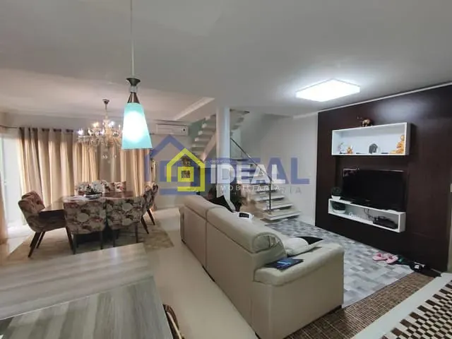 Casa 4 quartos e 4 banheiros, à venda, no bairro Nossa Senhora da Salete em Concórdia