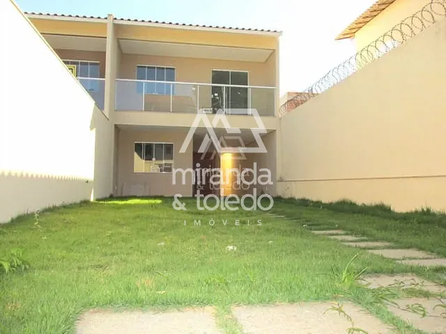 Casa com 220m² 3 quartos e 3 banheiros, à venda, no bairro Itapebussu em Guarapari