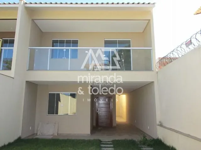 Casa com 220m² 3 quartos e 3 banheiros, à venda, no bairro Itapebussu em Guarapari
